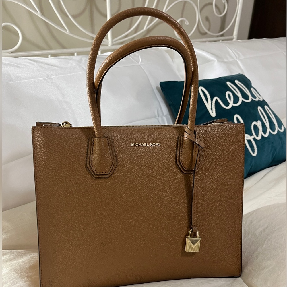 Michael Kors Purse - Picture 2 of 4